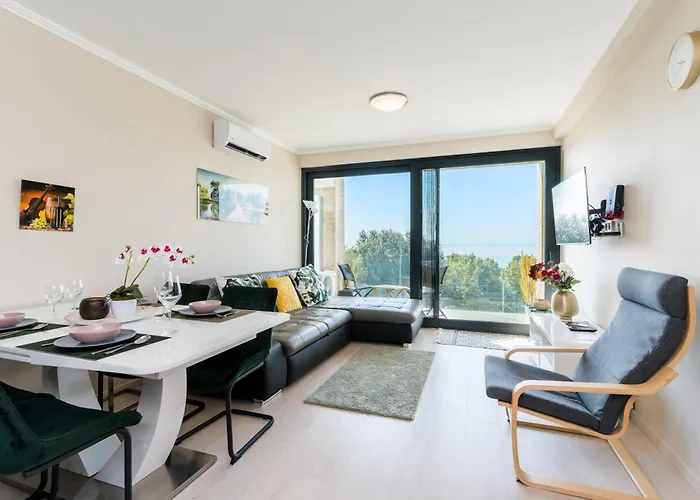 Club Panorama Lake View Apartment