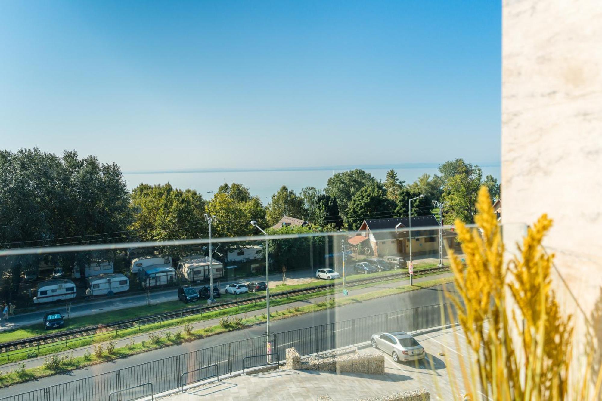 Club Panorama View Apartment *